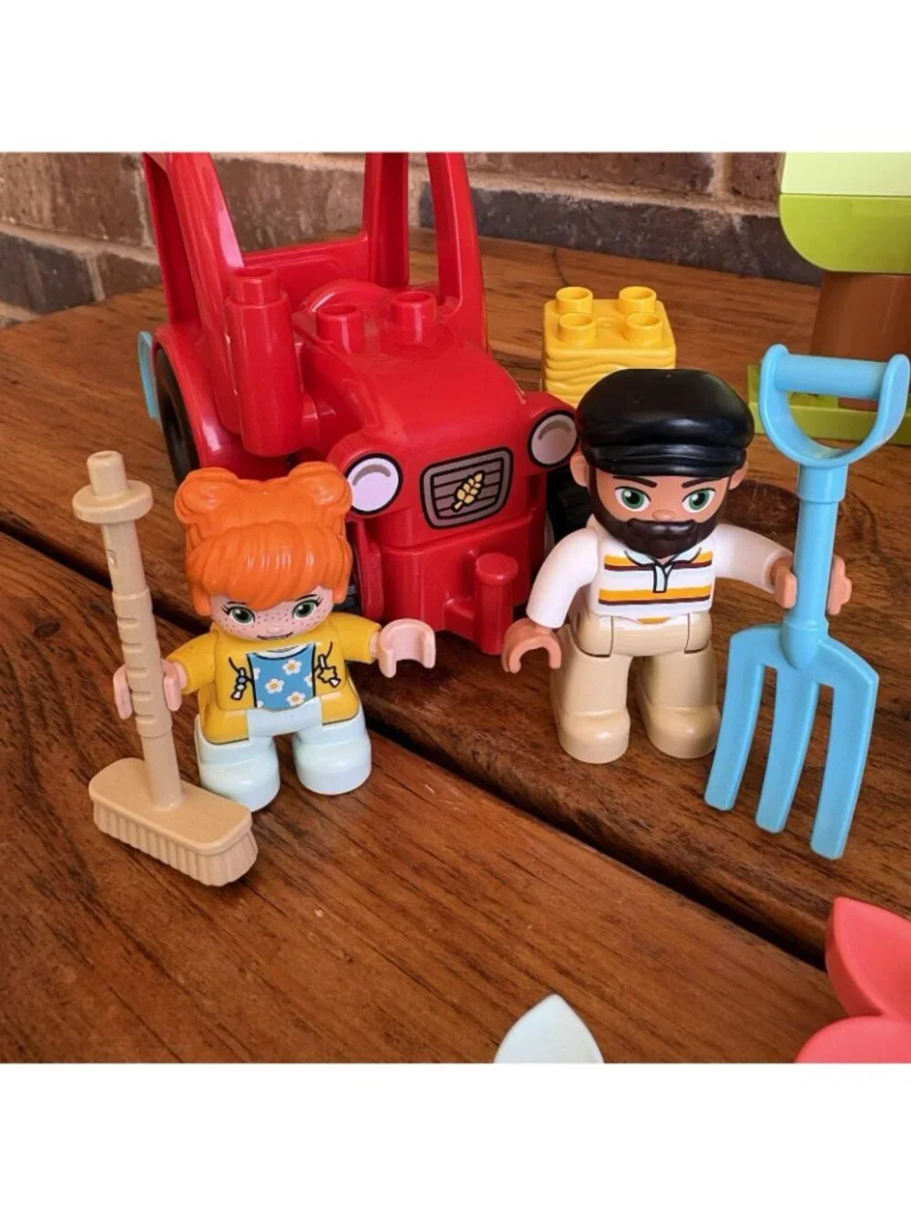 Lego Duplo #10950 FARM TRACTOR & ANIMAL CARE Complete Set No Manual No Box